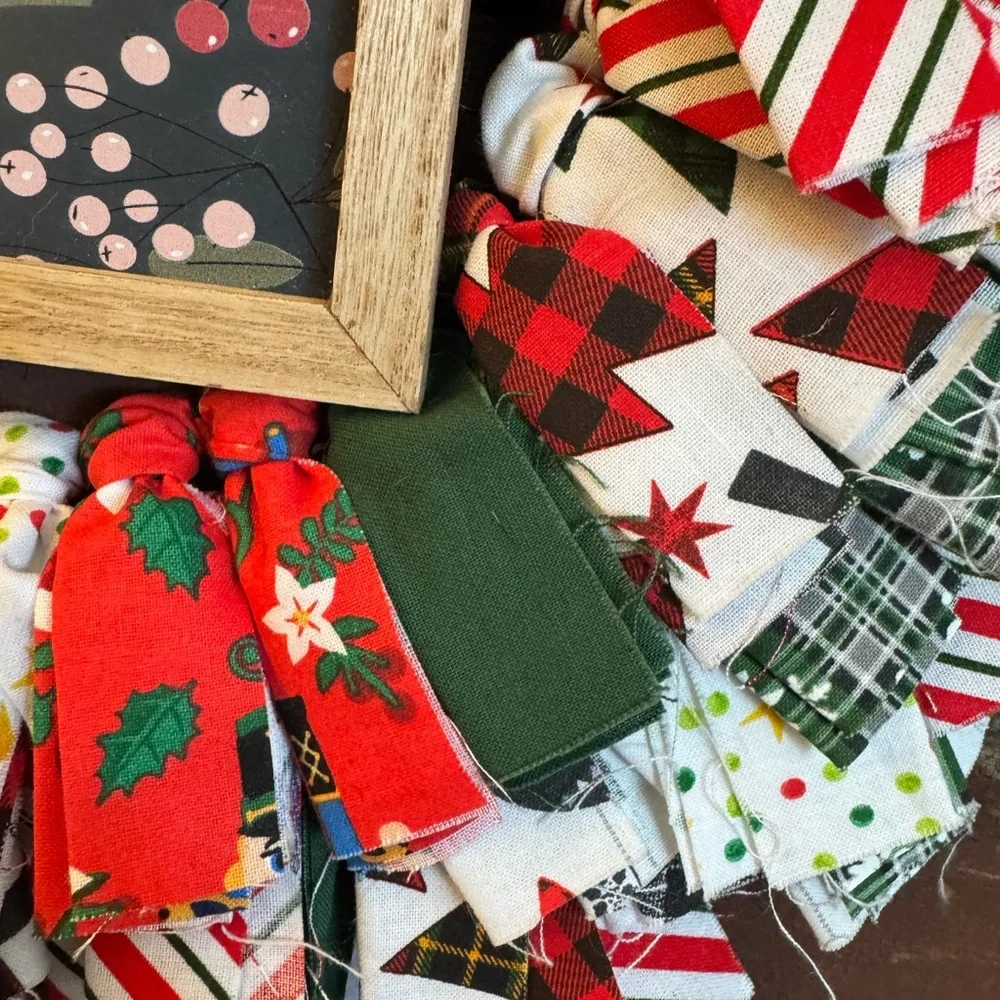 Christmas It’s Time for Mistletoe and Holly Rag Wreath